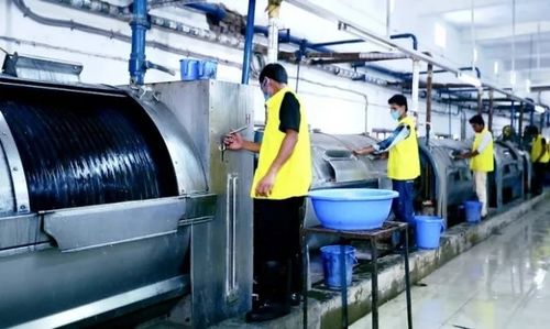 Dernières solutions de l'entreprise Agents de neutralisation écologiques pour éliminer les résidus oxydants dans le lavage de denim