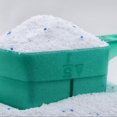 Un bon prix. La protéase détersive infusée par enzyme révolutionnent la routine de blanchisserie en ligne